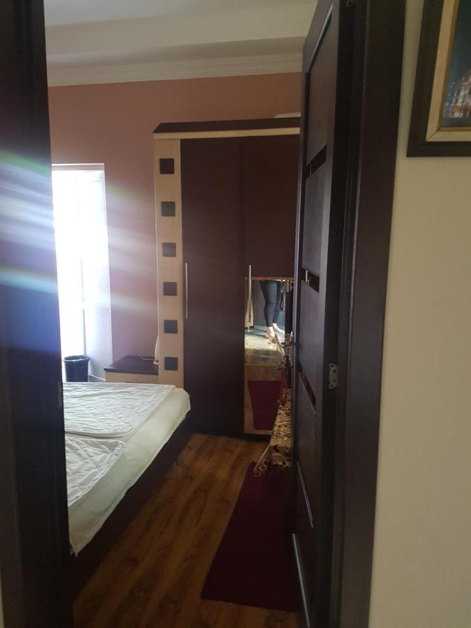 Guest House 2 Floor Batumi Exterior photo