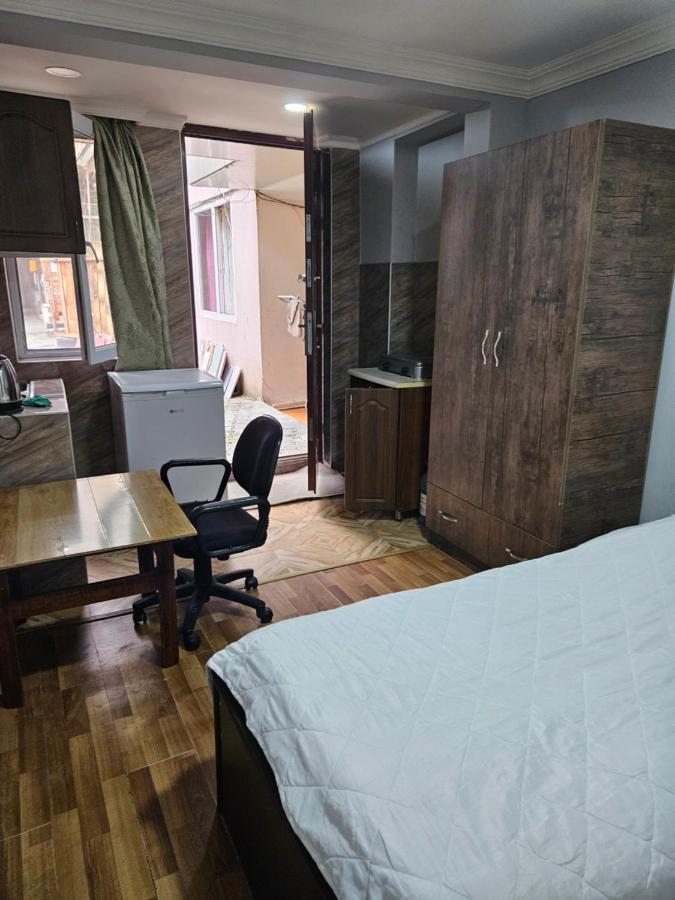 Guest House 2 Floor Batumi Exterior photo